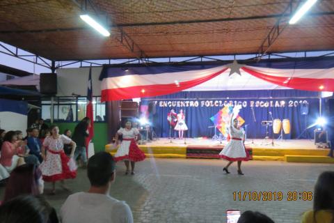 Delegación del Colegio Santa Teresa se presenta en el Quinto encuentro folclórico escolar en la ciudad de Arica image 11