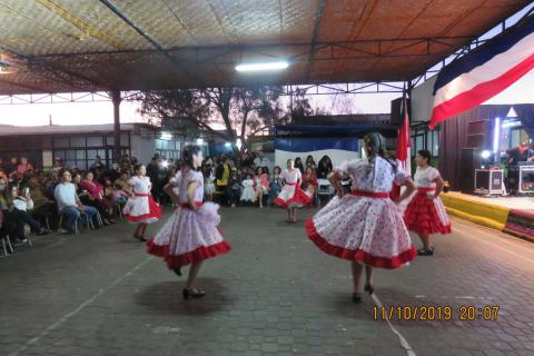 Delegación del Colegio Santa Teresa se presenta en el Quinto encuentro folclórico escolar en la ciudad de Arica image 16