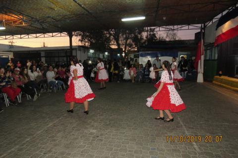 Delegación del Colegio Santa Teresa se presenta en el Quinto encuentro folclórico escolar en la ciudad de Arica image 17