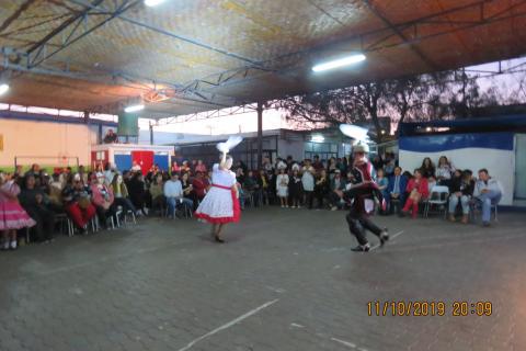 Delegación del Colegio Santa Teresa se presenta en el Quinto encuentro folclórico escolar en la ciudad de Arica image 18