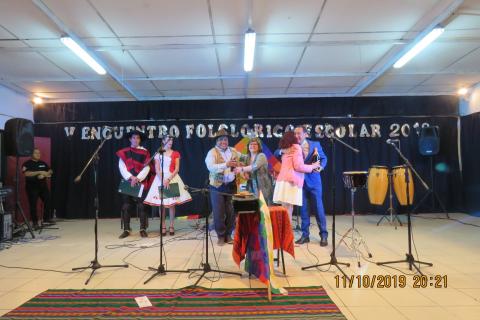 Delegación del Colegio Santa Teresa se presenta en el Quinto encuentro folclórico escolar en la ciudad de Arica image 24