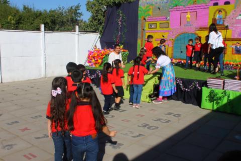 Ceremonia Entrega de Libros de Experiencias Pre-Kinder a 2º Básico image 10