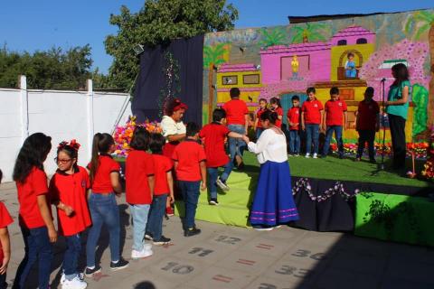 Ceremonia Entrega de Libros de Experiencias Pre-Kinder a 2º Básico image 32