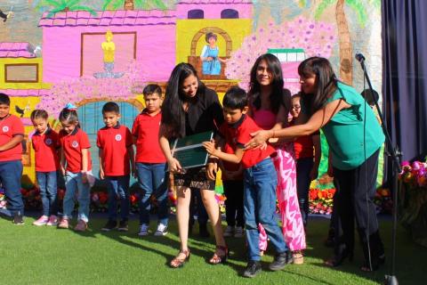 Ceremonia Entrega de Libros de Experiencias Pre-Kinder a 2º Básico image 33