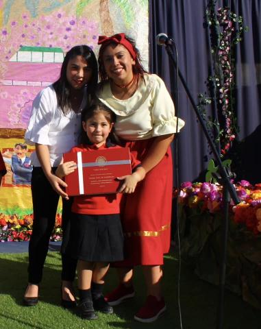 Ceremonia Entrega de Libros de Experiencias Pre-Kinder a 2º Básico image 18