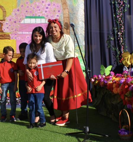 Ceremonia Entrega de Libros de Experiencias Pre-Kinder a 2º Básico image 12