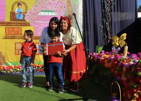 Ceremonia Entrega de Libros de Experiencias Pre-Kinder a 2º Básico image 22