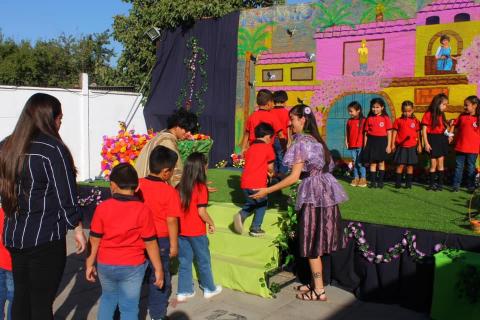 Ceremonia Entrega de Libros de Experiencias Pre-Kinder a 2º Básico image 60