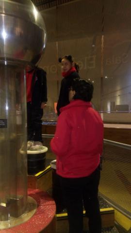 Alumnos de 4° y 5° visitaron el Museo Interactivo Mirador (MIM) image 21