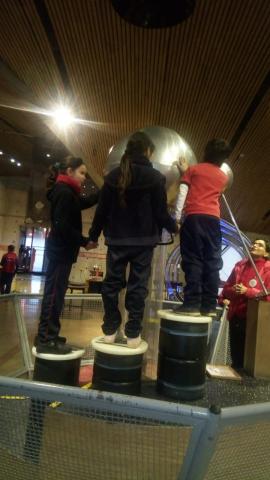 Alumnos de 4° y 5° visitaron el Museo Interactivo Mirador (MIM) image 24